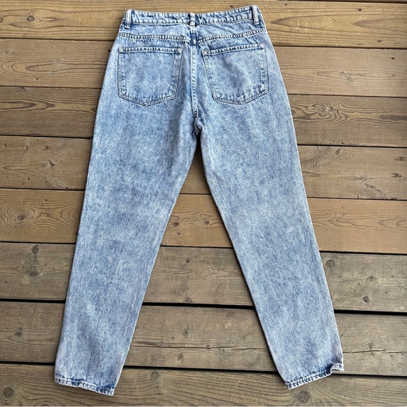 Ultra High Rise MOM Jeans - Picture 4 of 5